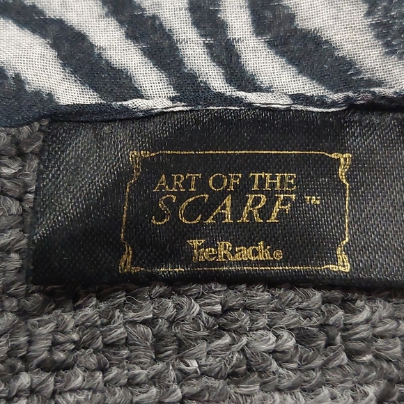 Scarf - Picture 3 of 4